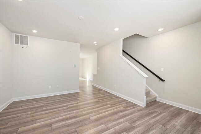 Photo - 1 month free with 24-month lease! Attracti...