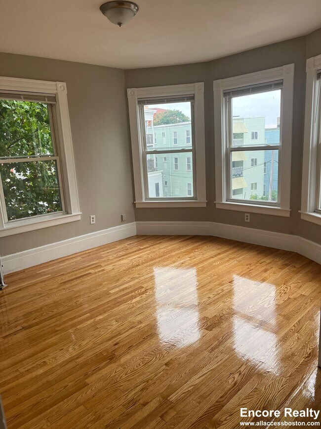 Photo - 186 Bowdoin St Unit 8