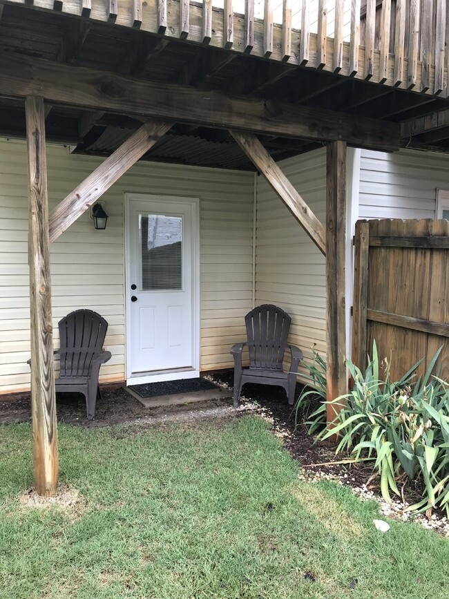 Photo - 209 Summerston Pl