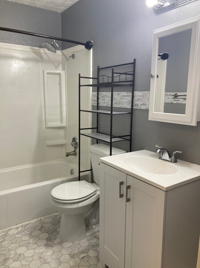 Photo - Peck Ave Unidad 2