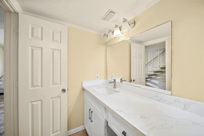 Photo - 10325 Briar Forest Dr Unit 2/10