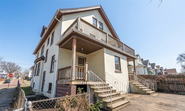 Photo - 4102 Brooklyn Ave Unit 4102/Right
