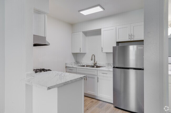 Studio, 1BR - 405SF - Kitchen - San Rivello