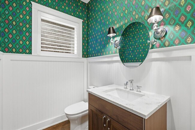 Photo - 850 W Lill Ave Unit 1
