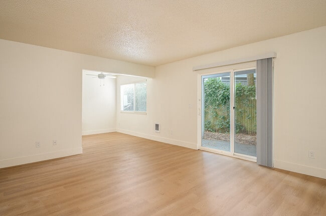 Photo - SAGEWOOD ESTATES