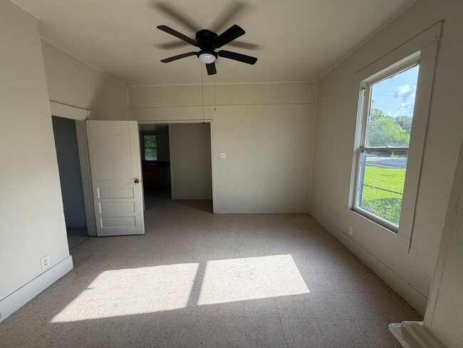 Photo - Cute 2 Bedroom, 1 Bathroom Home in Beaumont