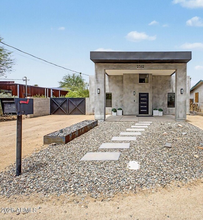 Photo - 2312 E Curnow Dr