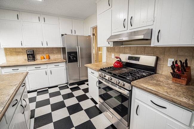 Photo - 2624 Chandalar Ln