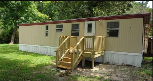 Cozy 2 Bedroom Mobile Home-141 Denise Drive - Cozy 2 Bedroom Mobile Home-141 Denise Drive