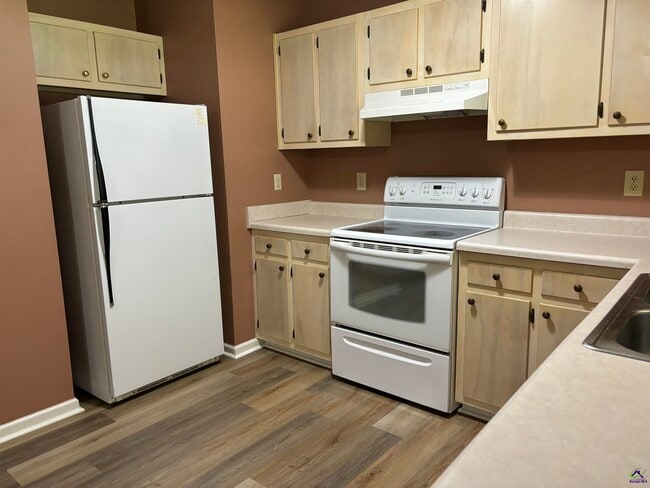 Photo - 210 Addison Ln