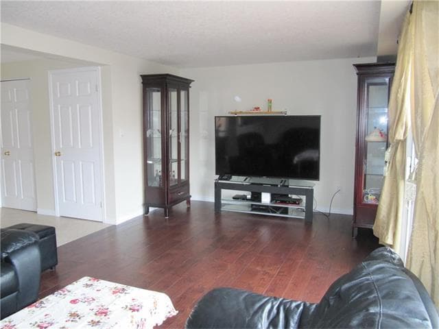 Photo - 98 Mountain Laurel Cres