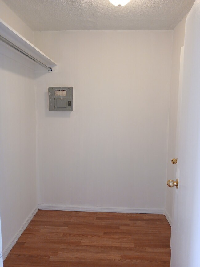 walk in closet - 280 Marin Blvd Unidad 5Z