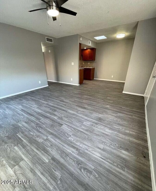 Photo - 6531 N 67th Ave Unidad 109