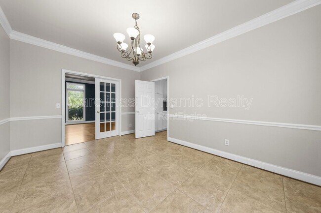 Photo - 214 Southern Cross Ln