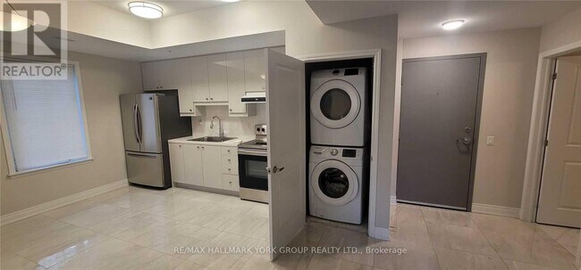 Photo - 32 Wellington St E Unité 108