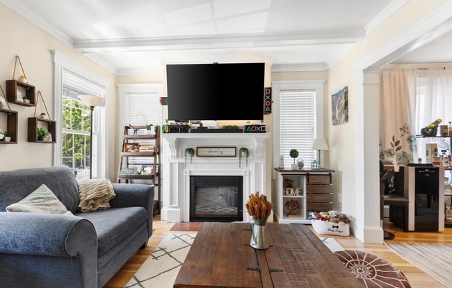 Sala de estar Vista 2 - 2218 Mystic Valley Pky Unidad #2