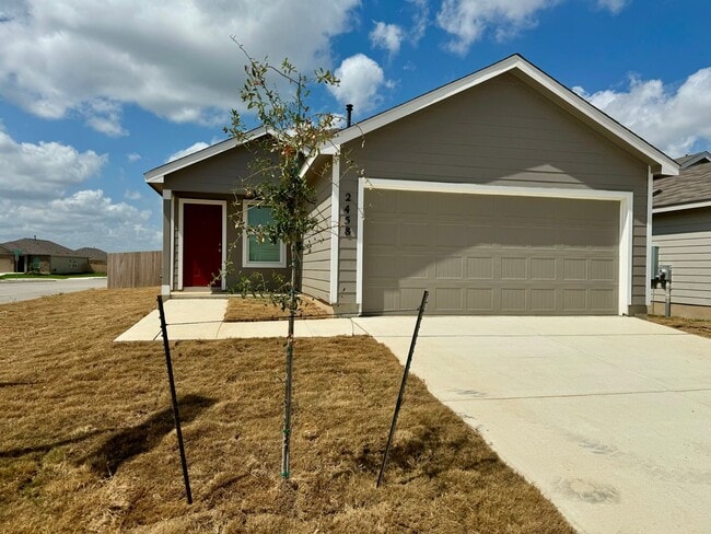 Modern 4-Bedroom Home with Community Pool ... - Modern 4-Bedroom Home with Community Pool ...