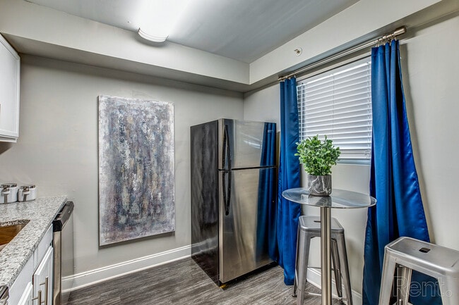 Photo - Elite At Lakeview