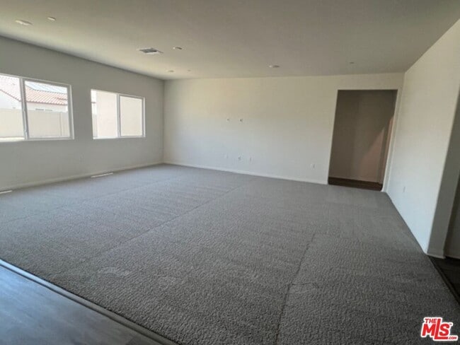 Photo - 7318 Chetco River St