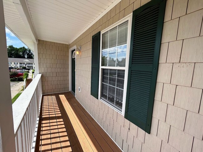 2BR Condo in Holton Place – Pool, Porch, a... - 2BR Condo in Holton Place – Pool, Porch, a... Unit I-201