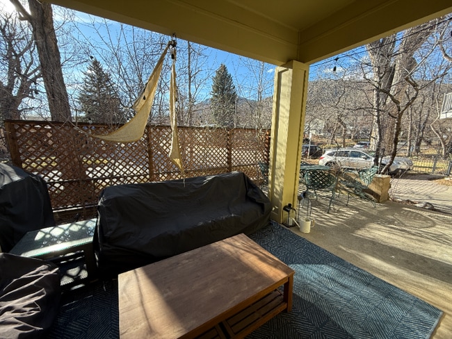 Photo - 557 Pearl St