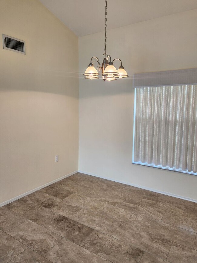 Photo - 6330 Green Oaks Cir