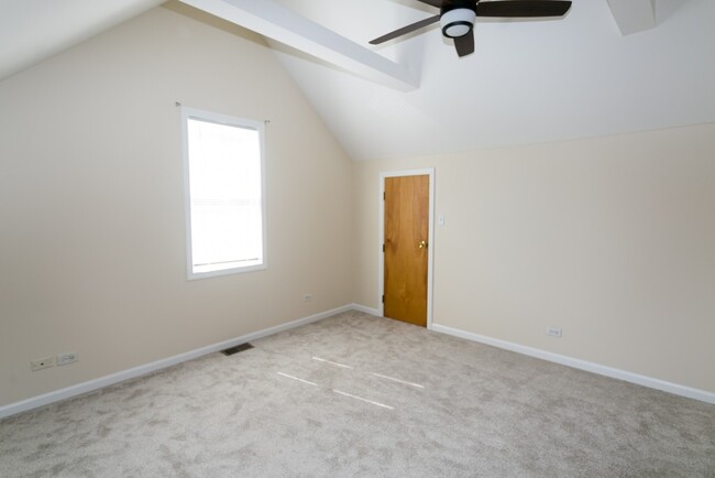 Photo - 1738 W Nelson St Apartments Unit G00C
