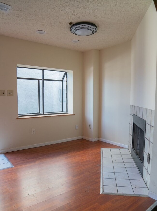 Photo - 1669-1675 Summit Street