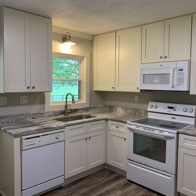 Photo - 11727 E Holmes Rd