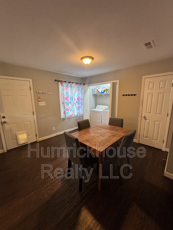 Photo - 4200 Sudbury Rd House