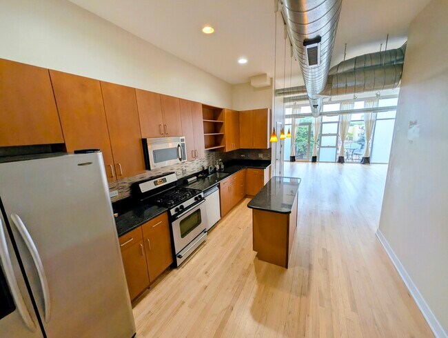 5115 N Clark St