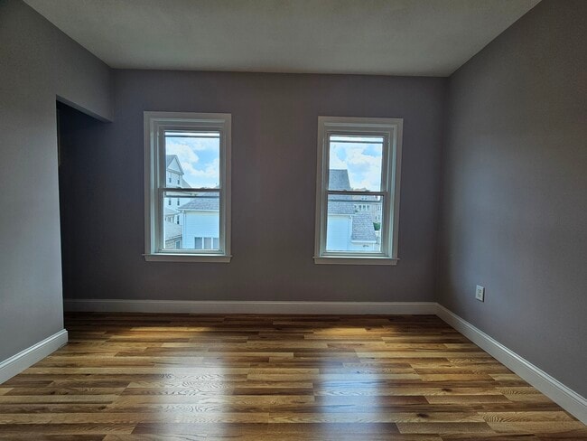 Building Photo - 33 Linden St Unit P Rental