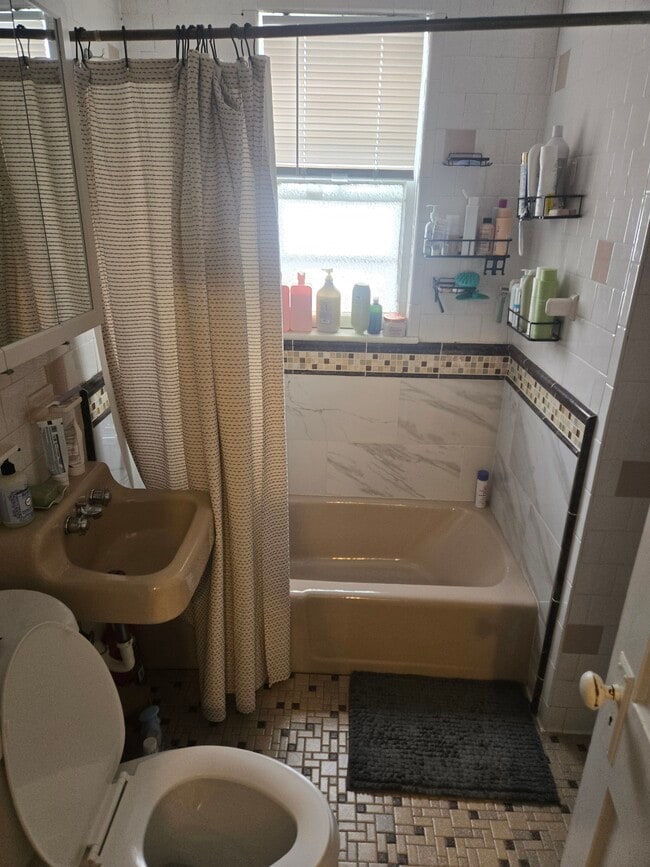 Photo - 16 Dighton St