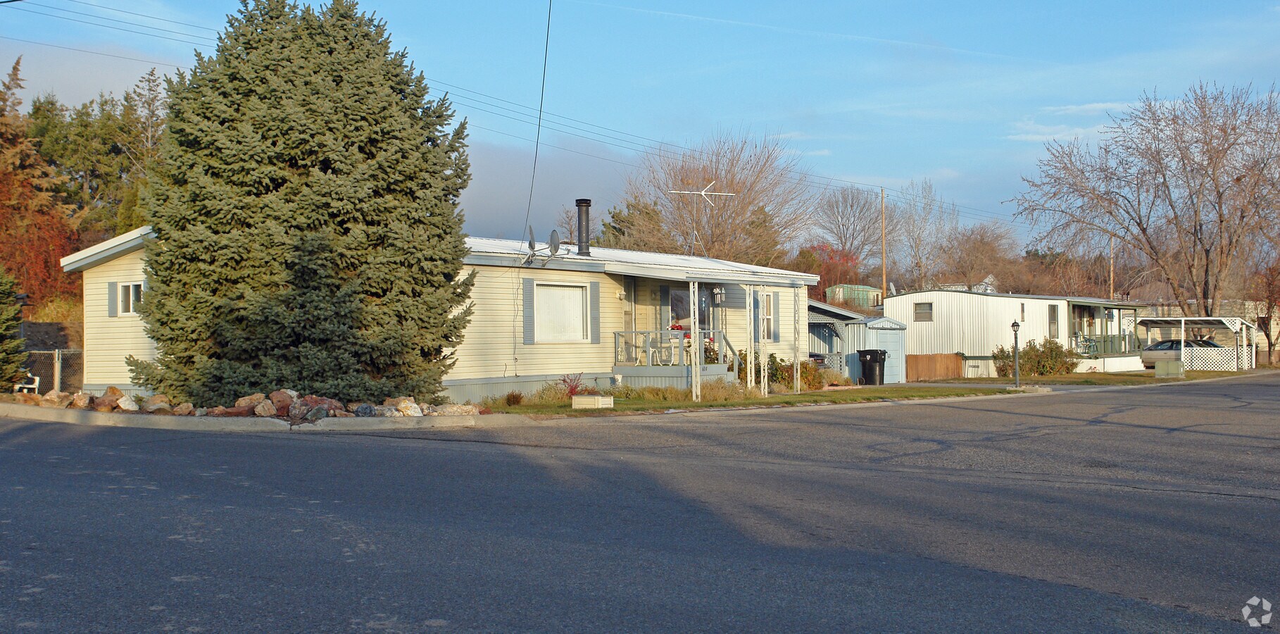 Pioneer Village - Pioneer Village Apartments