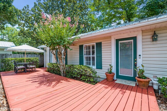 Building Photo - Spacious Cottage in College Park Rental
