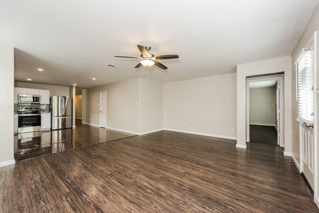 Photo - 8820 Elk Creek Ln