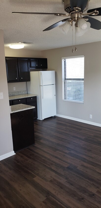 Deer Park Apartments - 737 - Deer Park Apartments - 737