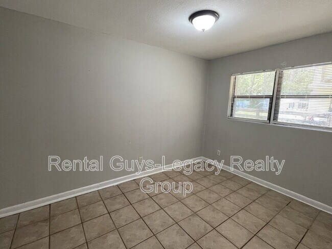 Photo - 1738 Wright Ave Unit #2