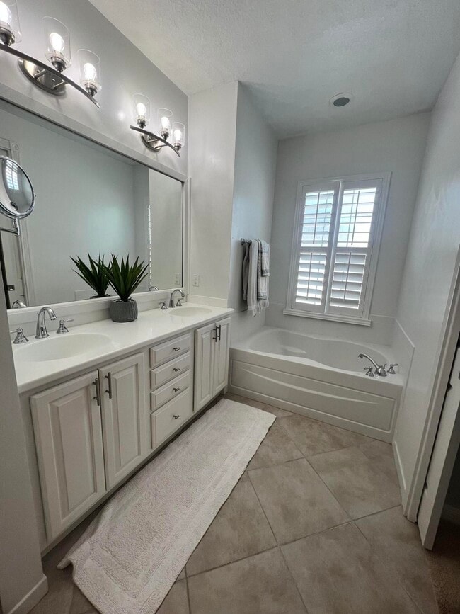 Photo - 3463 E Mallory Blvd