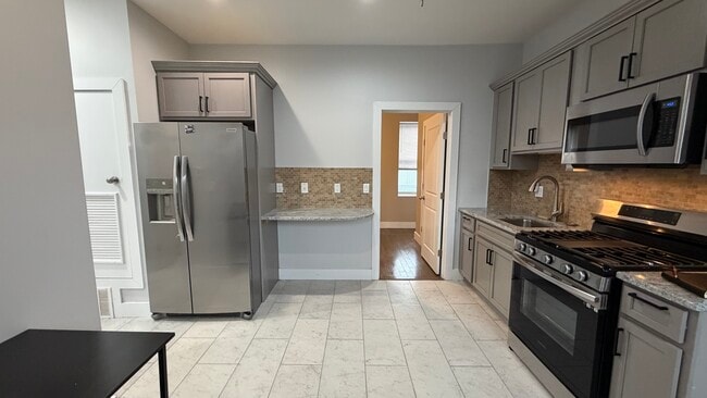 Kitchen - 273 16th Ave Unit 3