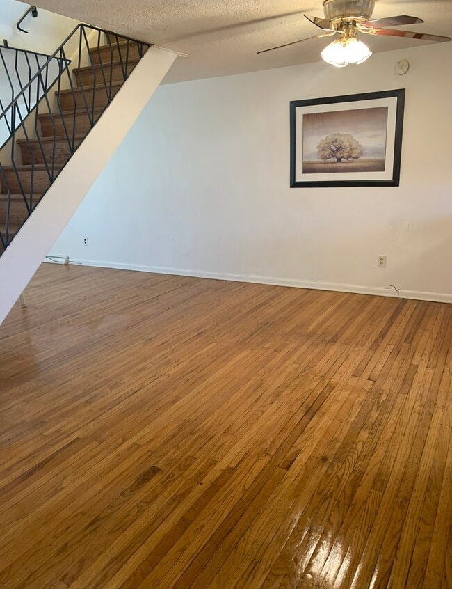 Photo - 62 Oakmont Dr