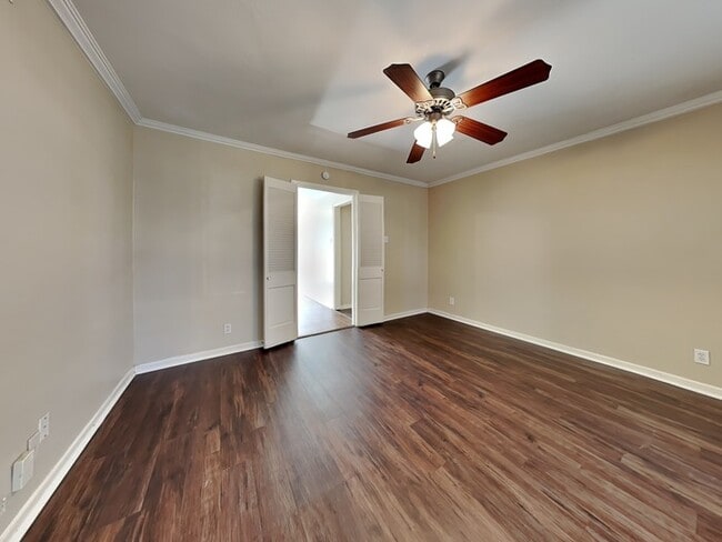 Photo - 614 Maydelle Ln House