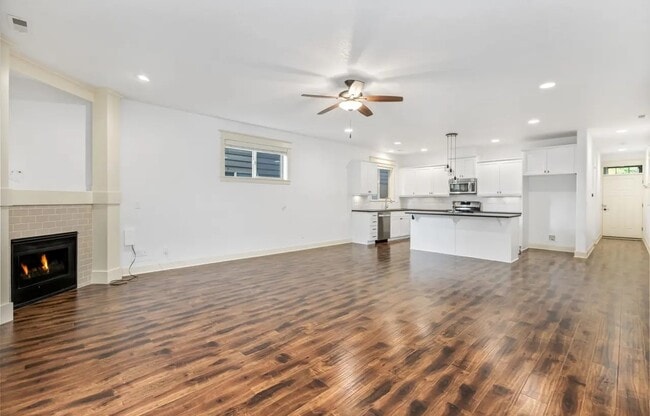 Photo - 8826 SW Spruce St