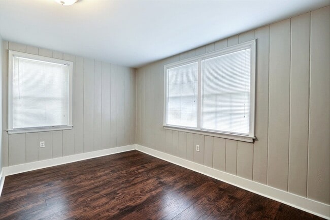 Photo - 2004 Unidad B