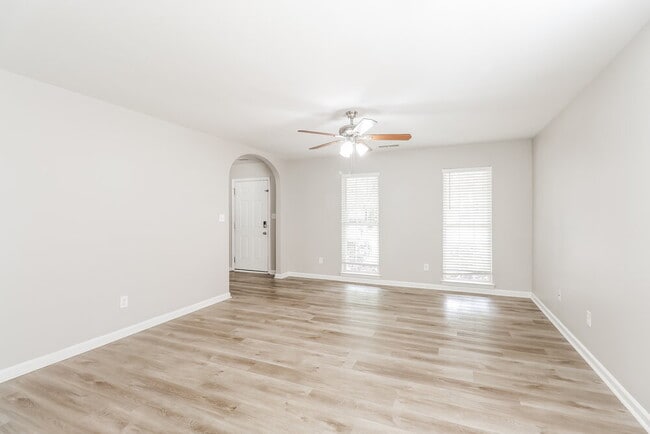 Photo - 211 Winding Canyon Dr