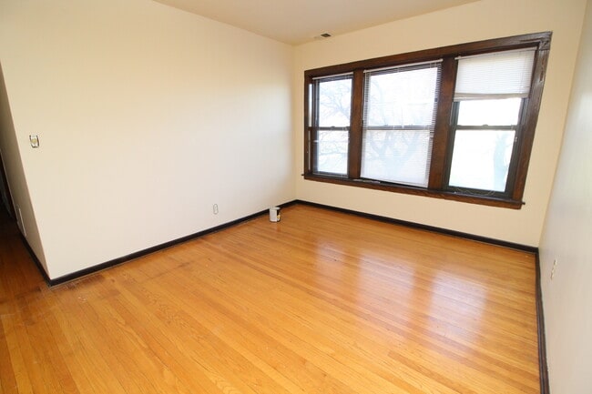 Photo - 1728 W Juneway Terrace Unit 2E