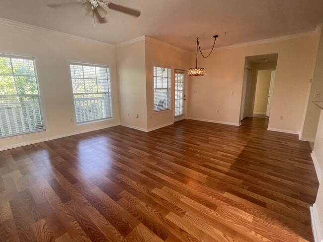 Building Photo - 601 Campus St Unit 601 Rental