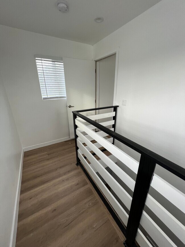 Photo - 1933 Preuss Rd Unit 1933