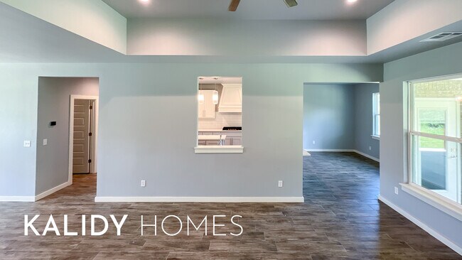 Photo - 1724 Salma Rd