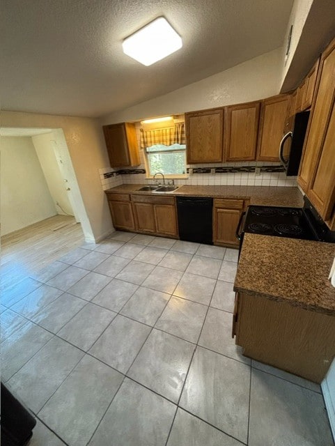 Photo - 907 Waldron St